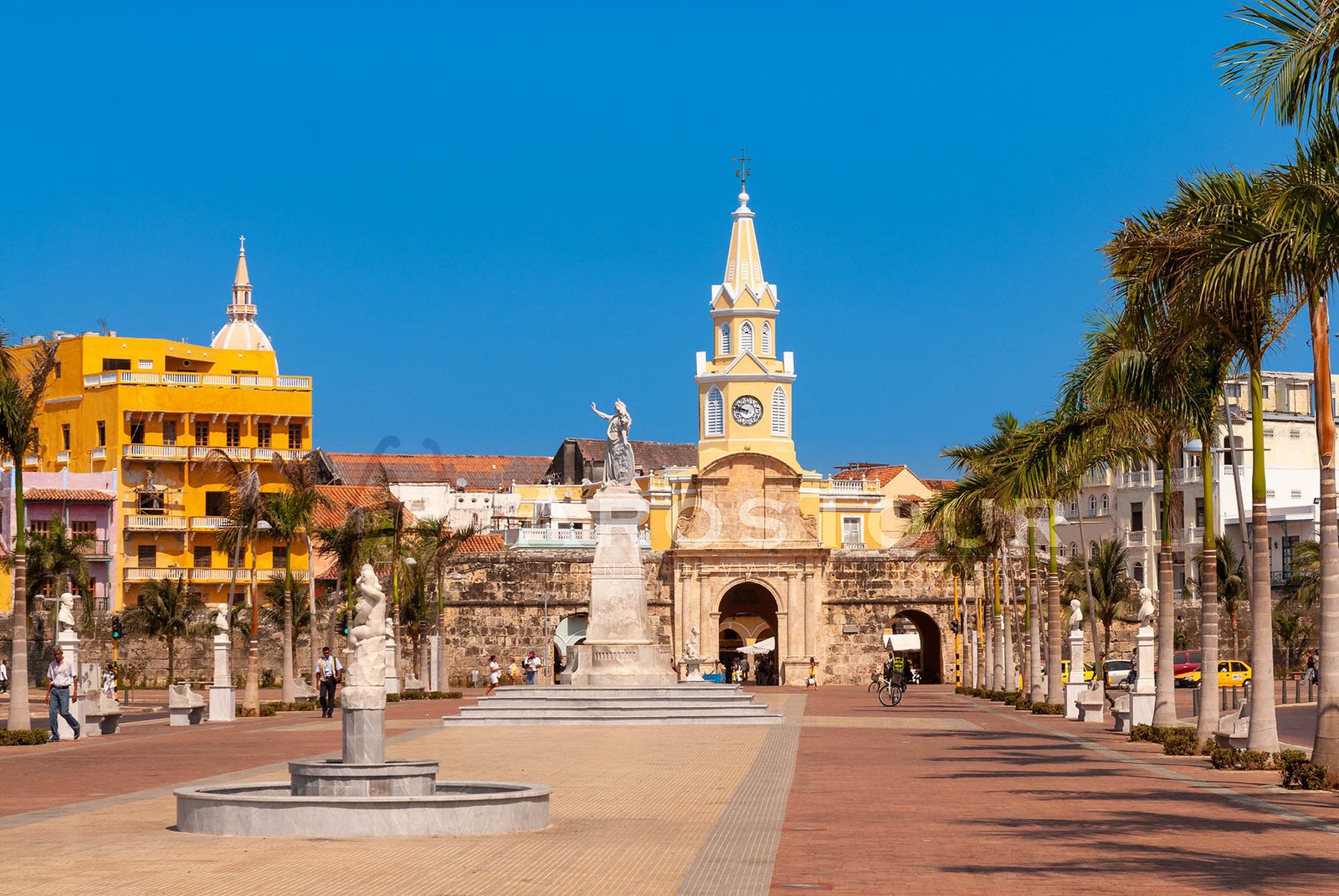 Avenue leading to the Puerta del Reloj, Cartagena de Indias, Colombia
